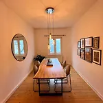 Stadtoase Design In Der Altstadt Von דירה *