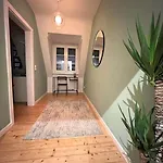 Stadtoase Design In Der Altstadt Von דירה *